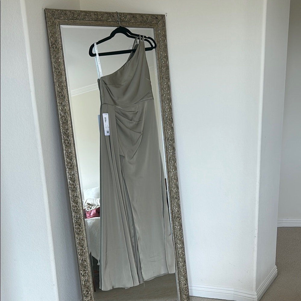 Elegant One-Shoulder Gown